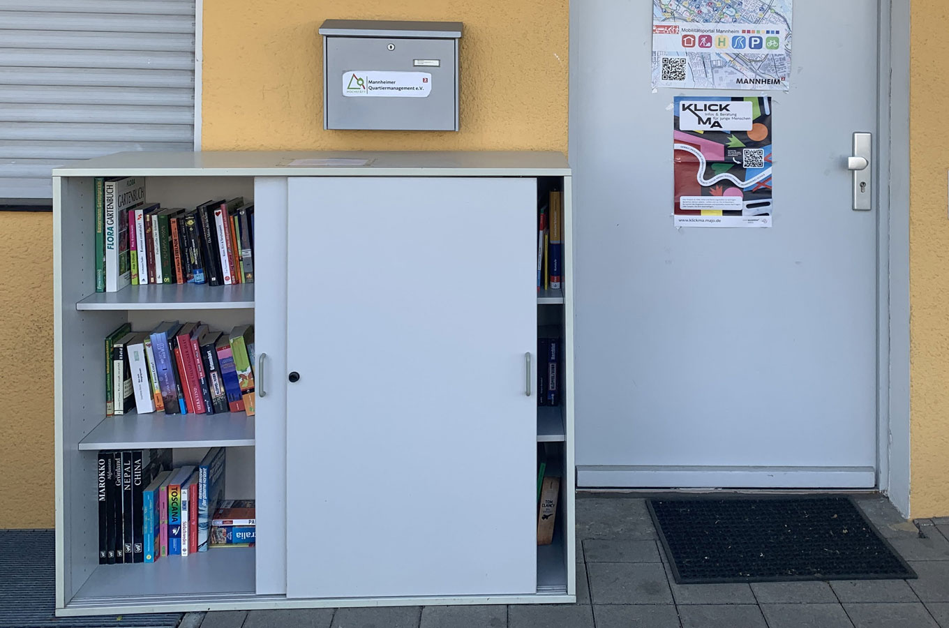 Buecherschrank